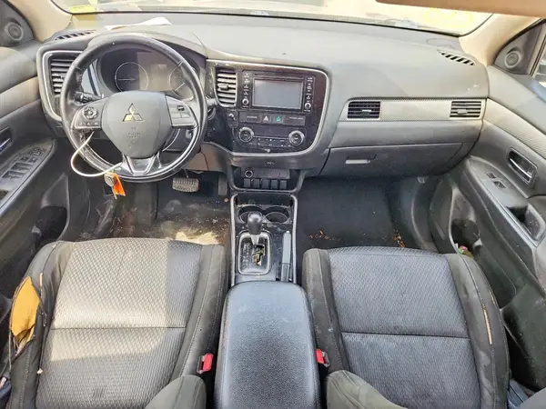 JA4AD2A3XHZ029133 2017 MITSUBISHI OUTLANDER - Image 8