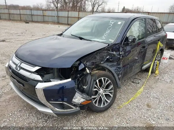 JA4AD2A3XHZ030265 2017 MITSUBISHI OUTLANDER - Image 2