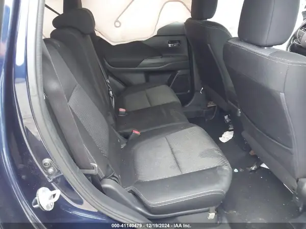 JA4AD2A3XHZ030265 2017 MITSUBISHI OUTLANDER - Image 8