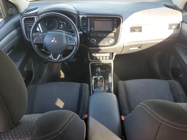 JA4AD2A3XHZ043730 2017 MITSUBISHI OUTLANDER - Image 8