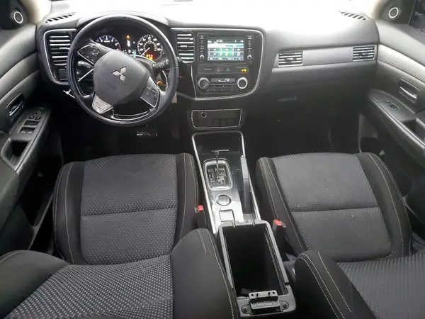 JA4AD2A3XHZ057532 2017 MITSUBISHI OUTLANDER - Image 8