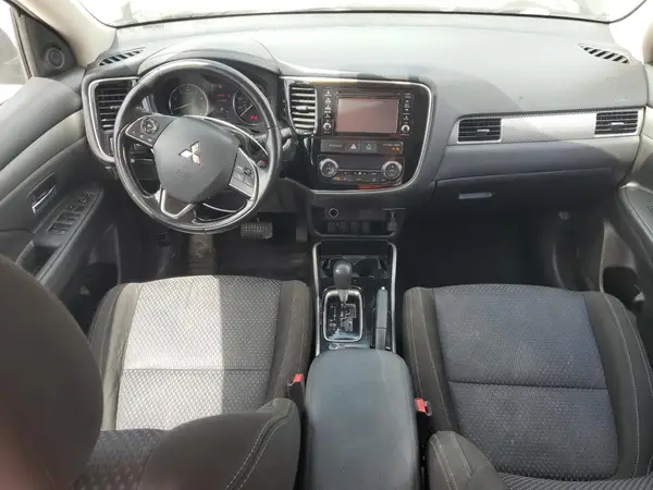 JA4AD2A3XHZ057711 2017 MITSUBISHI OUTLANDER - Image 8