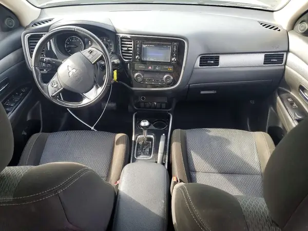 JA4AD2A3XHZ059099 2017 MITSUBISHI OUTLANDER - Image 8