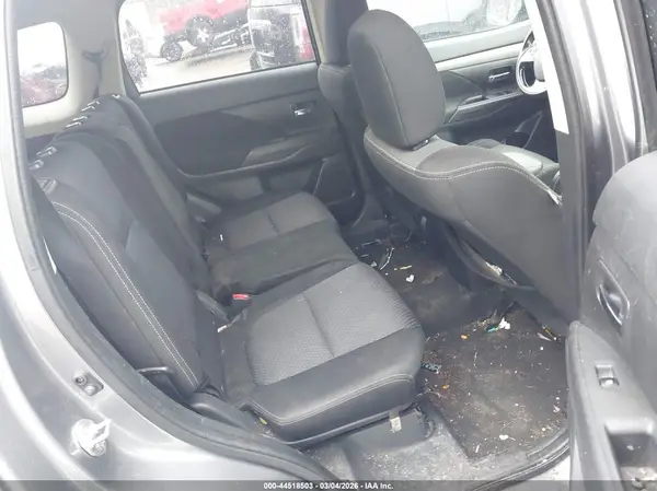 JA4AD2A3XHZ061578 2017 MITSUBISHI OUTLANDER - Image 8