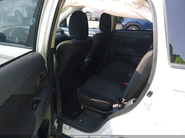 JA4AD2A3XHZ067025 2017 MITSUBISHI OUTLANDER - Image 8