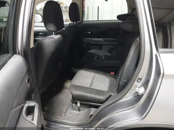JA4AD2A3XJJ003815 2018 MITSUBISHI OUTLANDER - Image 8