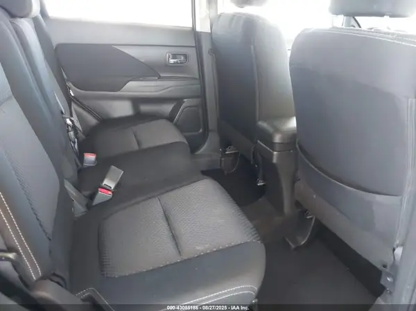 JA4AD2A3XJJ004947 2018 MITSUBISHI OUTLANDER - Image 8