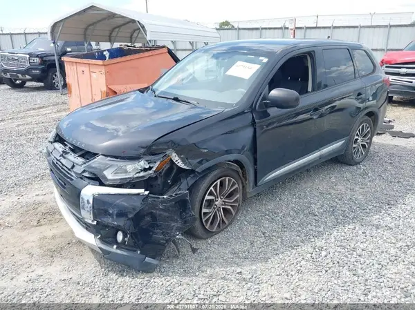 JA4AD2A3XJJ005807 2018 MITSUBISHI OUTLANDER - Image 2