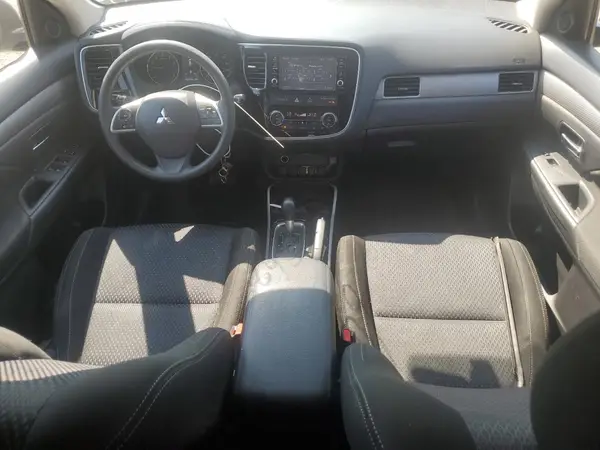JA4AD2A3XJZ004464 2018 MITSUBISHI OUTLANDER - Image 8