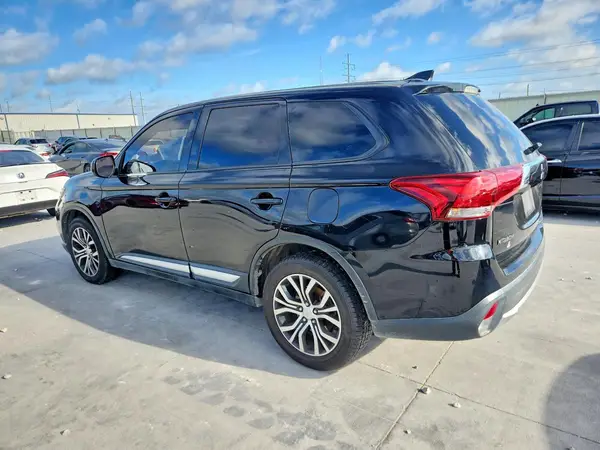 JA4AD2A3XJZ009695 2018 MITSUBISHI OUTLANDER - Image 2
