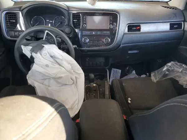 JA4AD2A3XJZ009972 2018 MITSUBISHI OUTLANDER - Image 8