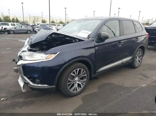 JA4AD2A3XJZ046763 2018 MITSUBISHI OUTLANDER - Image 2