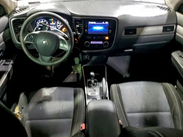 JA4AD2A3XJZ052000 2018 MITSUBISHI OUTLANDER - Image 8