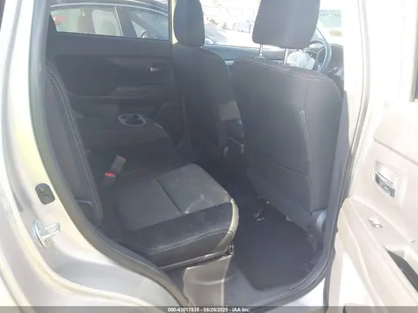 JA4AD2A3XJZ052613 2018 MITSUBISHI OUTLANDER - Image 8