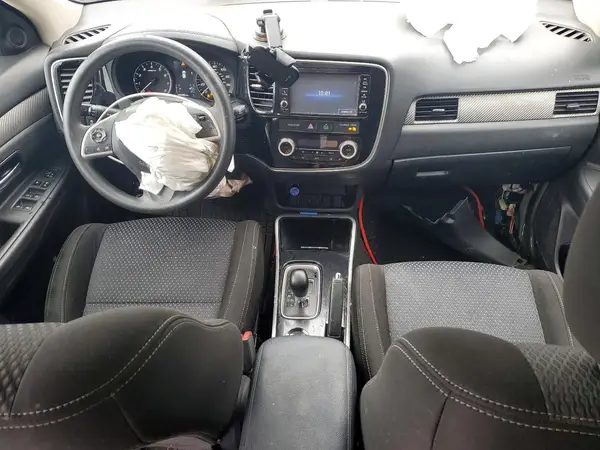 JA4AD2A3XJZ052966 2018 MITSUBISHI OUTLANDER - Image 8