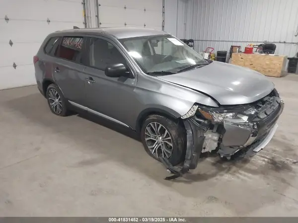 JA4AD2A3XJZ054569 2018 MITSUBISHI OUTLANDER - Image 1