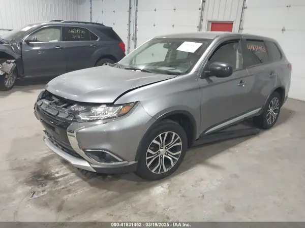 JA4AD2A3XJZ054569 2018 MITSUBISHI OUTLANDER - Image 2