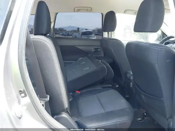 JA4AD2A3XJZ054698 2018 MITSUBISHI OUTLANDER - Image 8