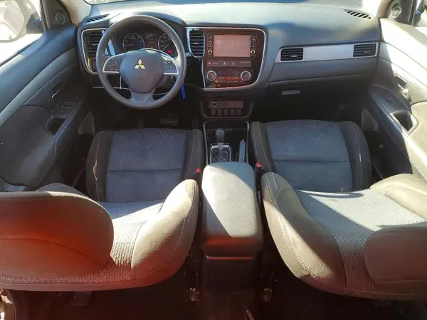 JA4AD2A3XJZ055141 2018 MITSUBISHI OUTLANDER - Image 8