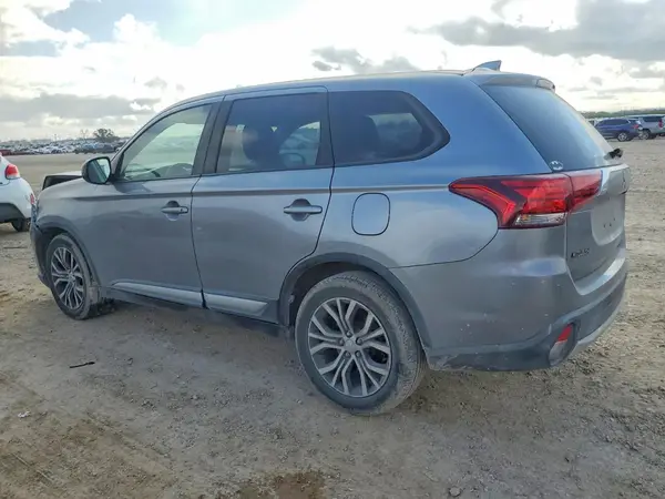 JA4AD2A3XJZ062106 2018 MITSUBISHI OUTLANDER - Image 2