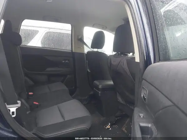JA4AD2A3XJZ069525 2018 MITSUBISHI OUTLANDER - Image 8