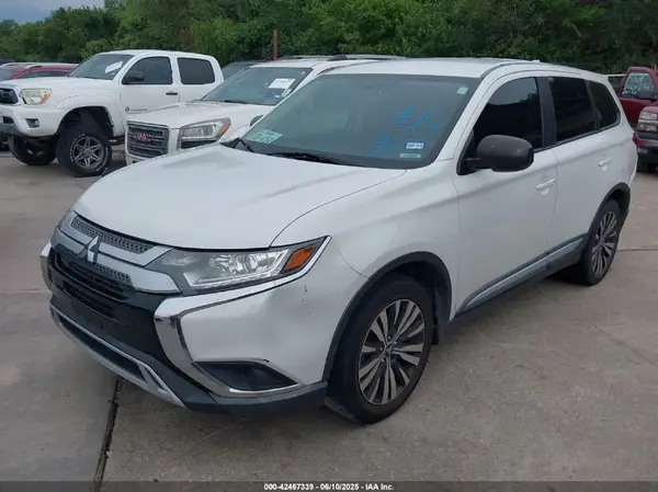 JA4AD2A3XKZ006880 2019 MITSUBISHI OUTLANDER - Image 2