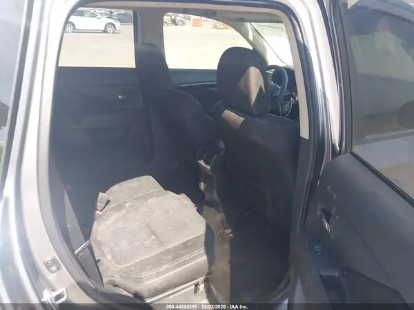 JA4AD2A3XKZ007589 2019 MITSUBISHI OUTLANDER - Image 8