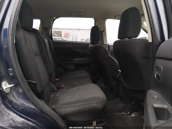 JA4AD2A3XKZ048806 2019 MITSUBISHI OUTLANDER - Image 8