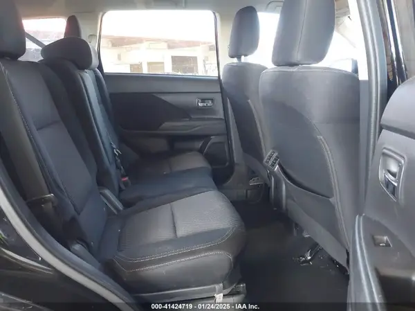 JA4AD2A3XKZ053004 2019 MITSUBISHI OUTLANDER - Image 8
