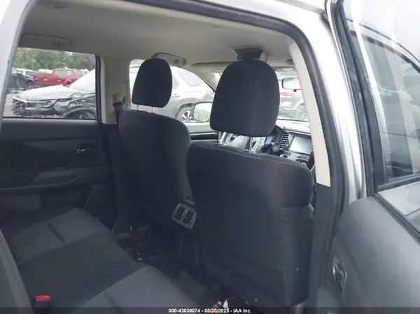 JA4AD2A3XKZ053441 2019 MITSUBISHI OUTLANDER - Image 8