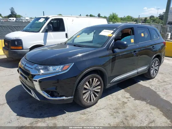 JA4AD2A3XLZ017704 2020 MITSUBISHI OUTLANDER - Image 2