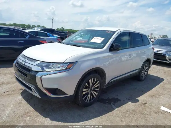 JA4AD2A3XLZ047849 2020 MITSUBISHI OUTLANDER - Image 2