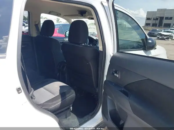 JA4AD2A3XLZ047849 2020 MITSUBISHI OUTLANDER - Image 8