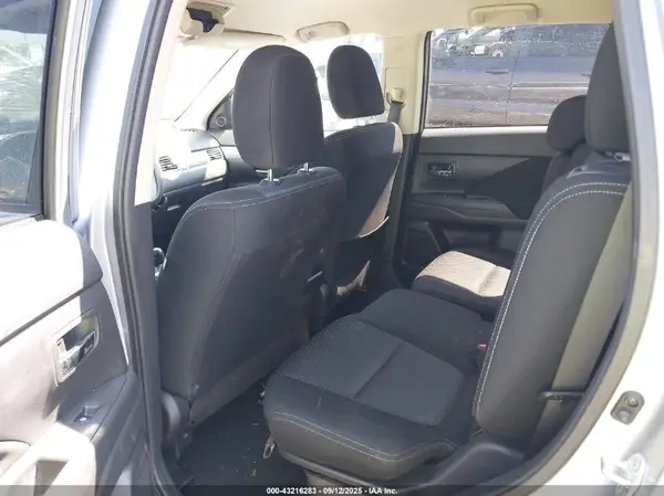 JA4AD3A30GZ002902 2016 MITSUBISHI OUTLANDER - Image 8