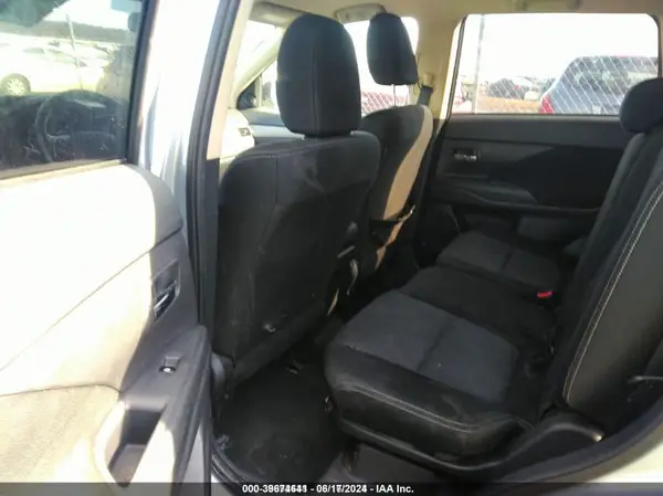 JA4AD3A30GZ005850 2016 MITSUBISHI OUTLANDER - Image 8
