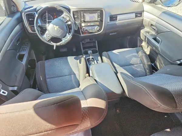 JA4AD3A30GZ006156 2016 MITSUBISHI OUTLANDER - Image 8