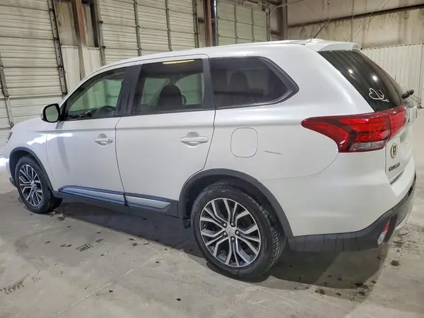 JA4AD3A30GZ006335 2016 MITSUBISHI OUTLANDER - Image 2