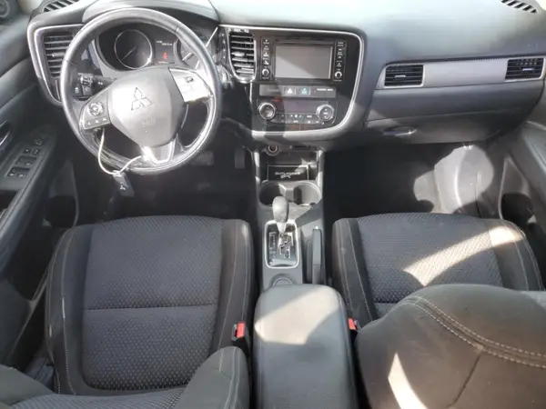 JA4AD3A30GZ011616 2016 MITSUBISHI OUTLANDER - Image 8