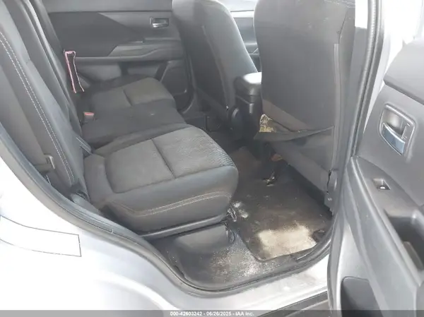 JA4AD3A30GZ014466 2016 MITSUBISHI OUTLANDER - Image 8