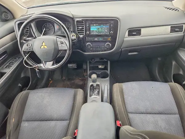 JA4AD3A30GZ016802 2016 MITSUBISHI OUTLANDER - Image 8
