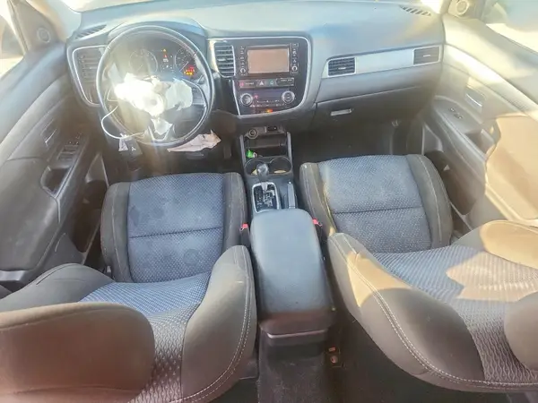 JA4AD3A30GZ017352 2016 MITSUBISHI OUTLANDER - Image 8