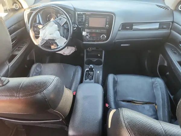 JA4AD3A30GZ022079 2016 MITSUBISHI OUTLANDER - Image 8