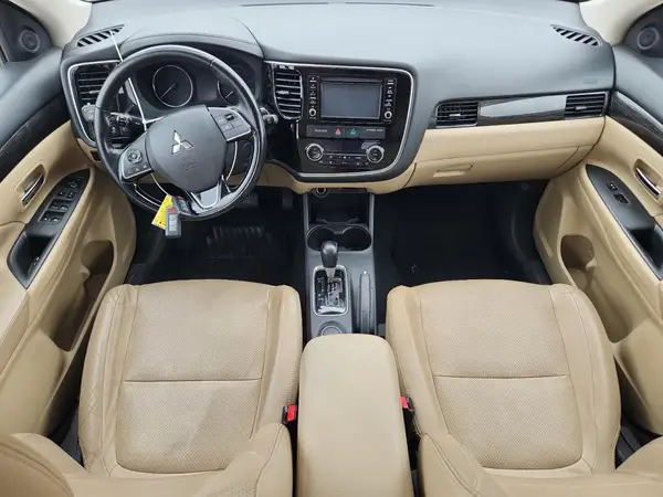 JA4AD3A30GZ025600 2016 MITSUBISHI OUTLANDER - Image 8