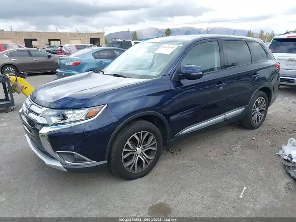 JA4AD3A30GZ029968 2016 MITSUBISHI OUTLANDER - Image 2