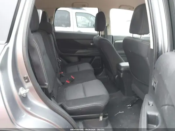 JA4AD3A30GZ034278 2016 MITSUBISHI OUTLANDER - Image 8