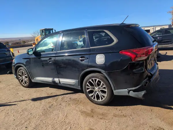 JA4AD3A30GZ035771 2016 MITSUBISHI OUTLANDER - Image 2