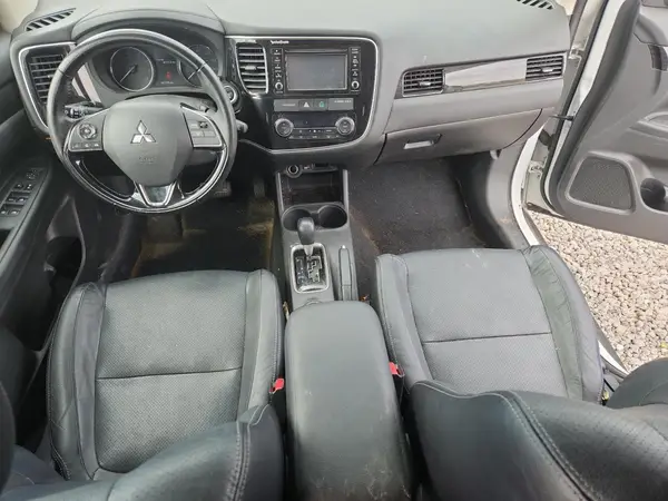 JA4AD3A30GZ035978 2016 MITSUBISHI OUTLANDER - Image 8