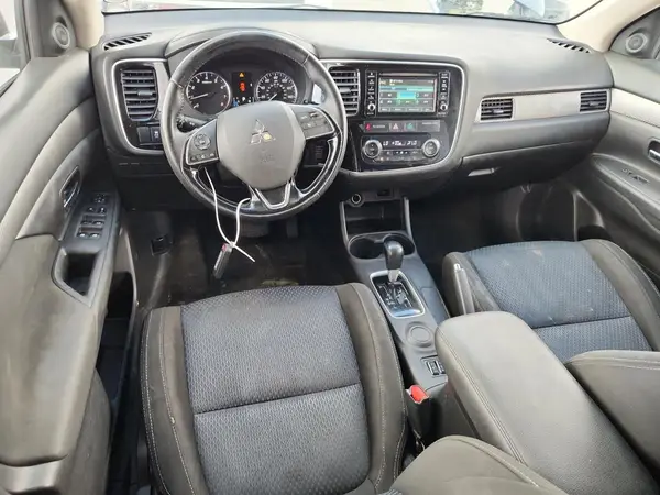 JA4AD3A30GZ042199 2016 MITSUBISHI OUTLANDER - Image 8