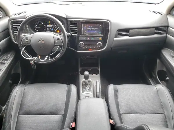 JA4AD3A30GZ050156 2016 MITSUBISHI OUTLANDER - Image 8