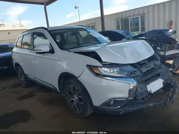 JA4AD3A30GZ056443 2016 MITSUBISHI OUTLANDER - Image 1